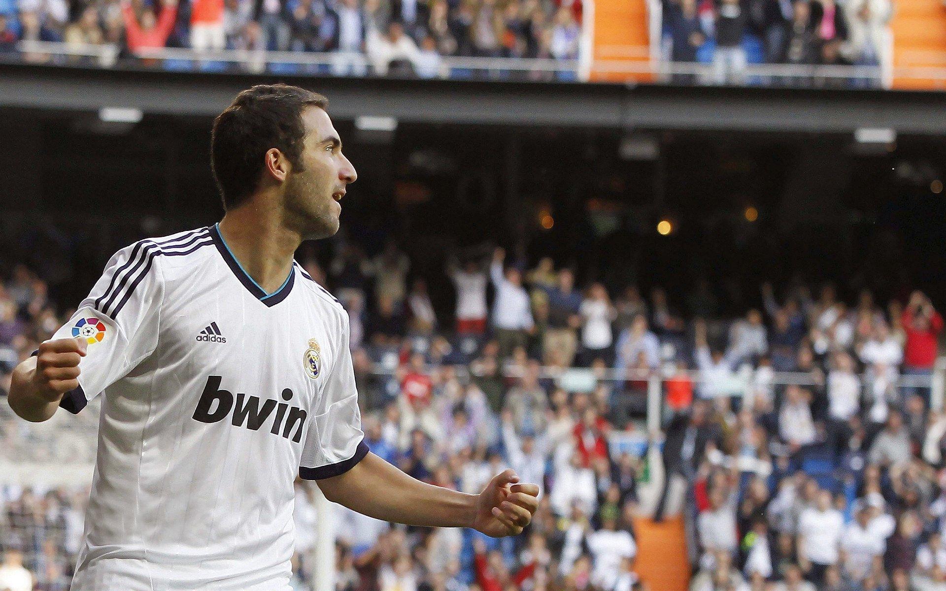 CBA季后赛激战正酣 本土新星闪耀赛场