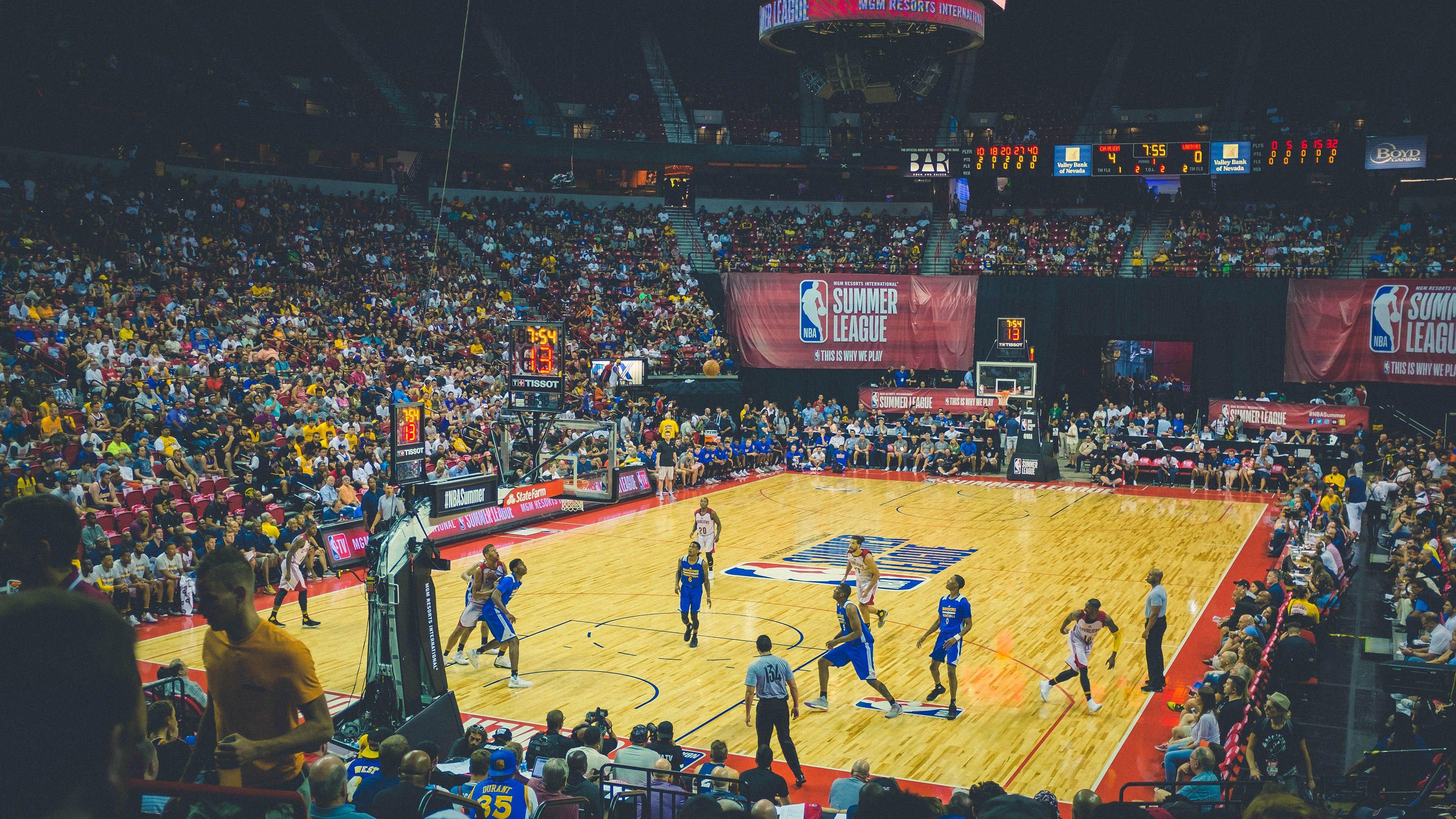 纳达尔强势回归红土赛场，法网夺冠前景引热议