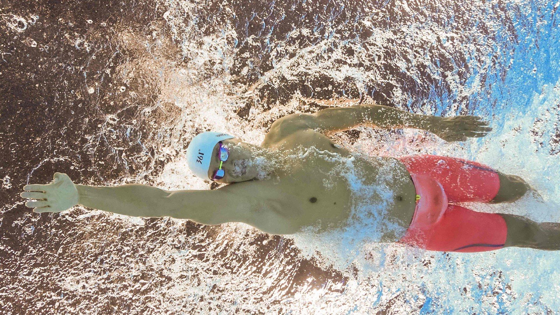 韩国球迷怒斥归化前锋助国足取胜，质疑公平性引争议